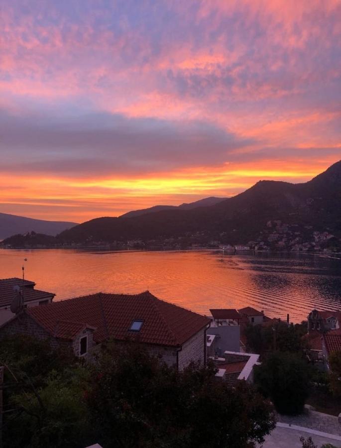 Apartments Todorovic Tivat Luaran gambar
