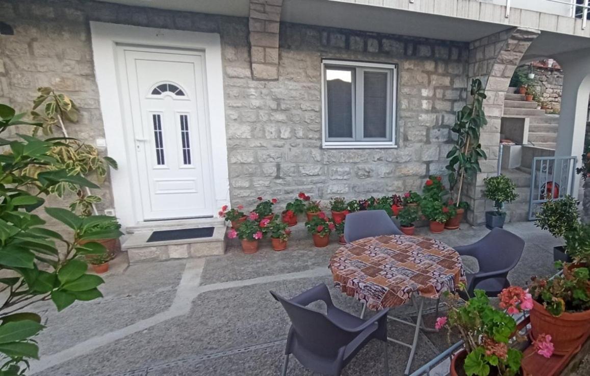 Apartments Todorovic Tivat Luaran gambar