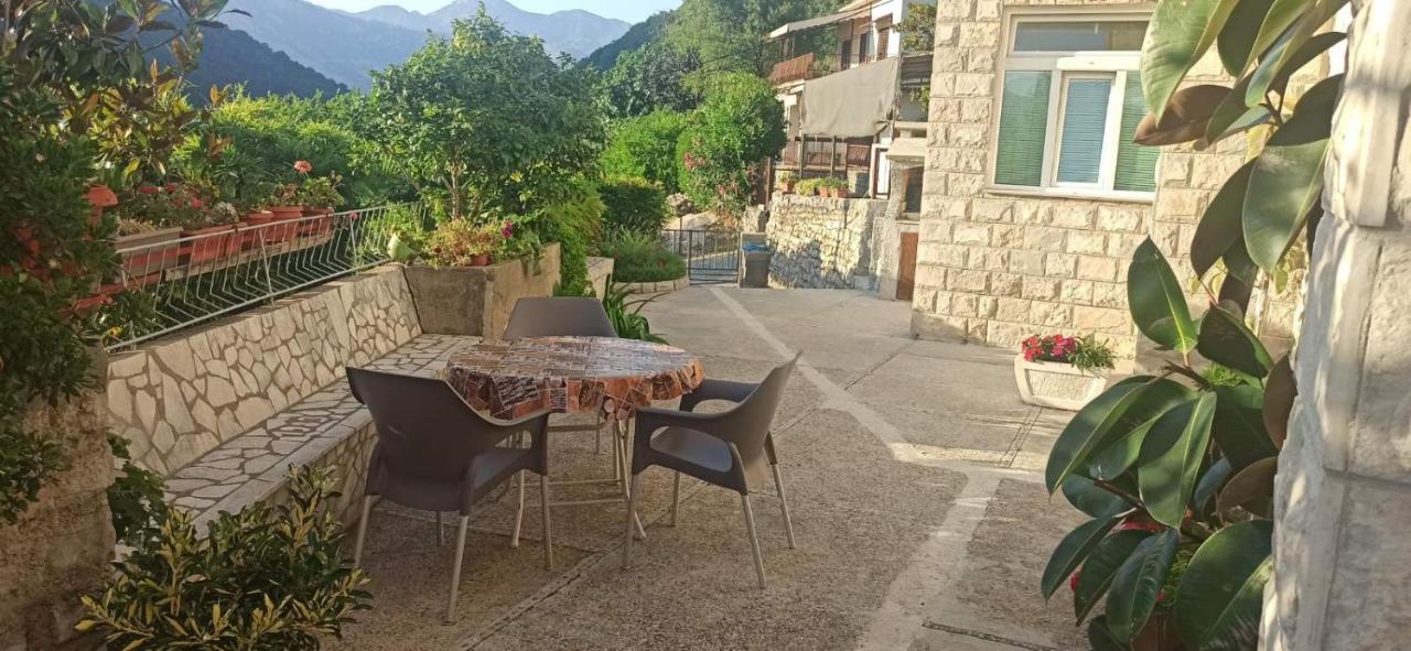 Apartments Todorovic Tivat Luaran gambar